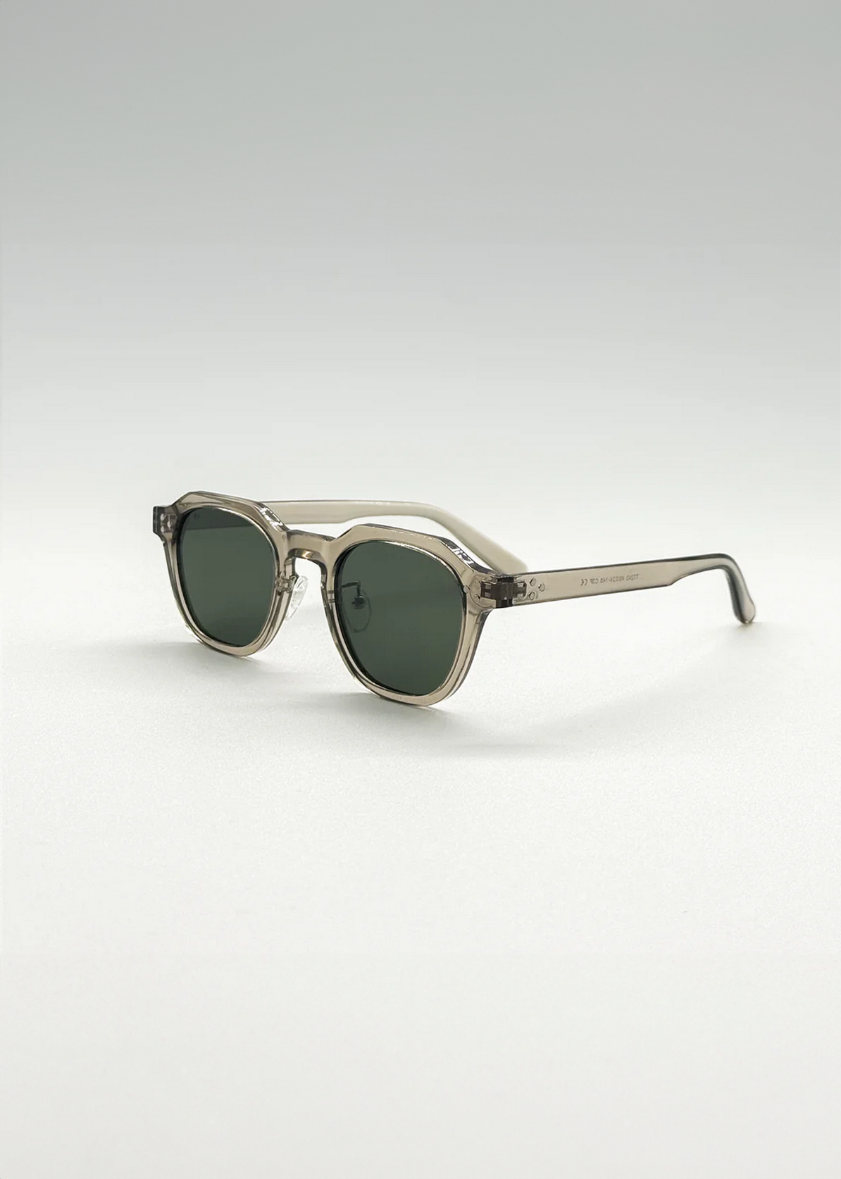 Lunettes de Soleil Vert Minéral – Look Vintage & UV400