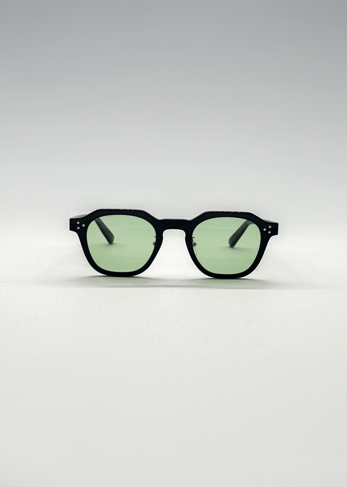 Lunettes Noir Éclipse – UV400 et Élégance Graphique